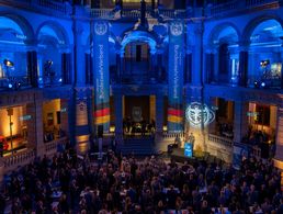 Mehr als 500 Gästen kamen auf Einladung des DBwV zum Parlamentarischen Abend ins Museum für Kommunikation in Berlin. Foto: Mario Firyn